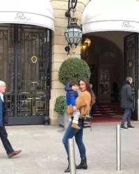   Taimur and Kareena in Paris 