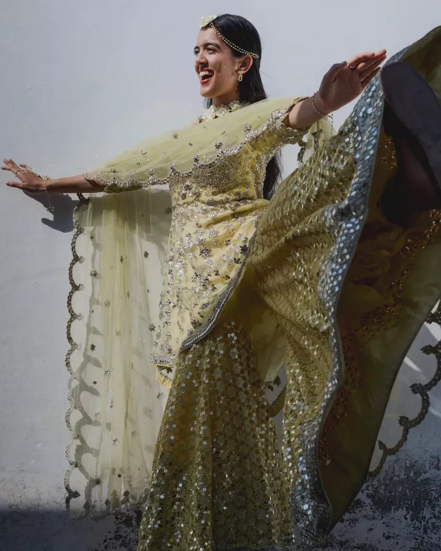 Bride Wore A Falguni And Shane Peacock S Red Lehenga With Pearl