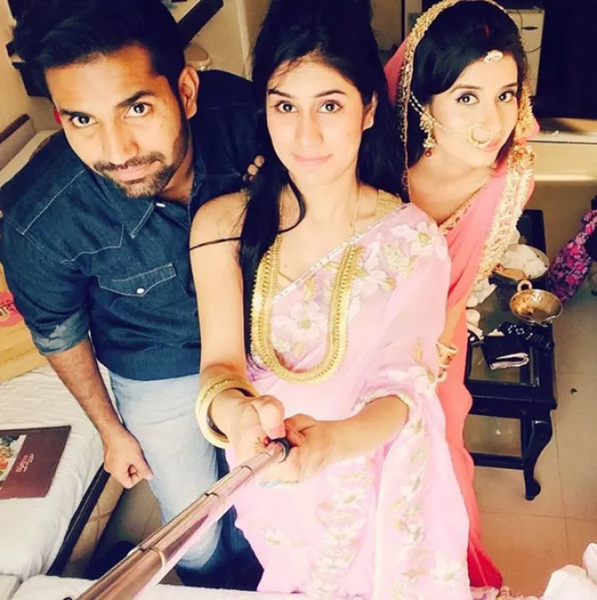 Charu Asopa And Neeraj Malviya Of 'Mere Angne Mein': From On-Screen