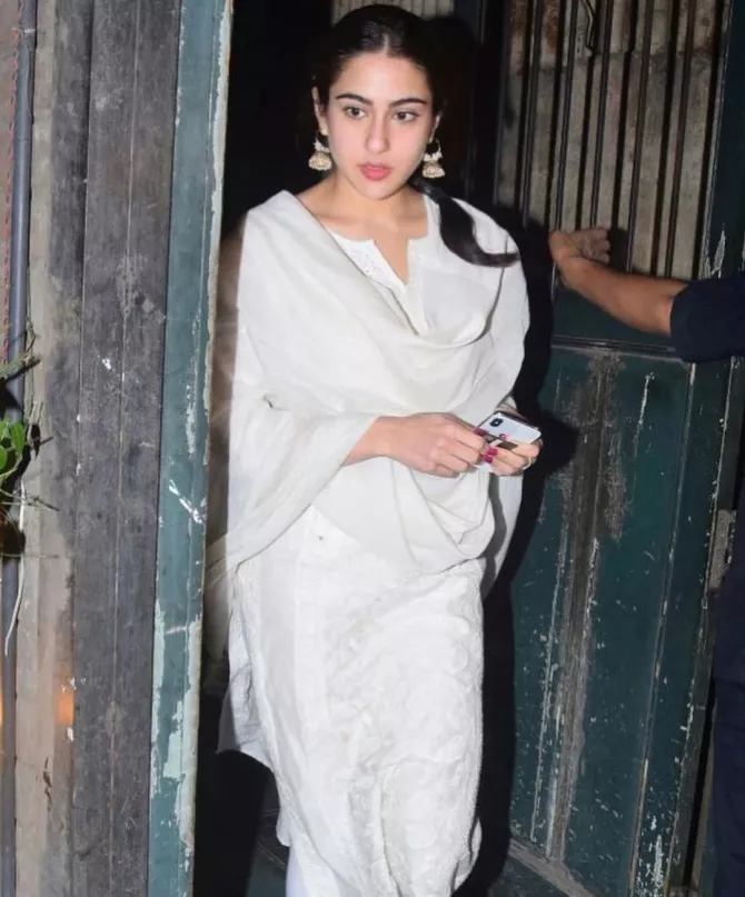 sara ali khan shares an adorable then-and-now picture wearing "