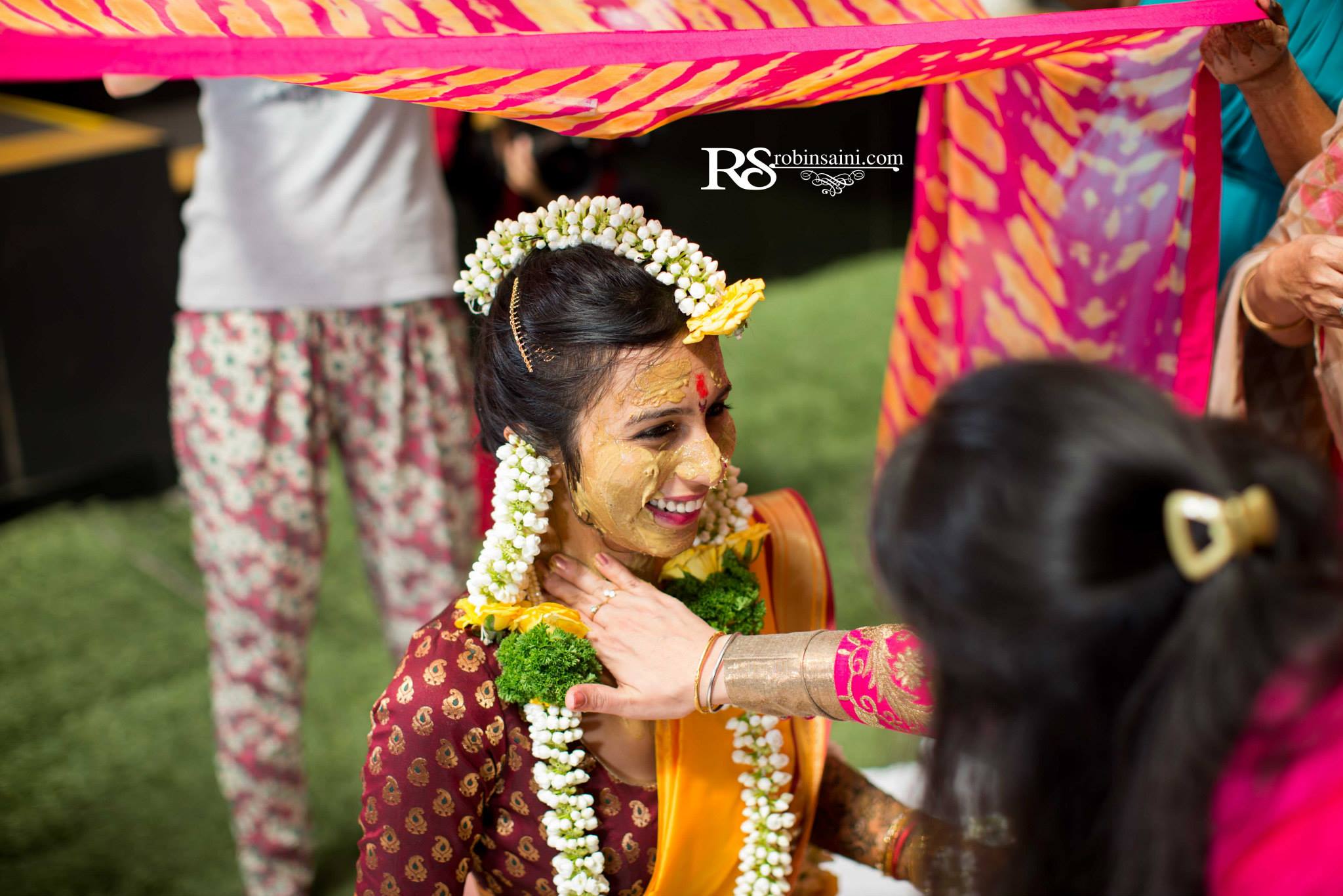 Top 10 Photos Every Indian Bride Must Have In Her Wedding Album 