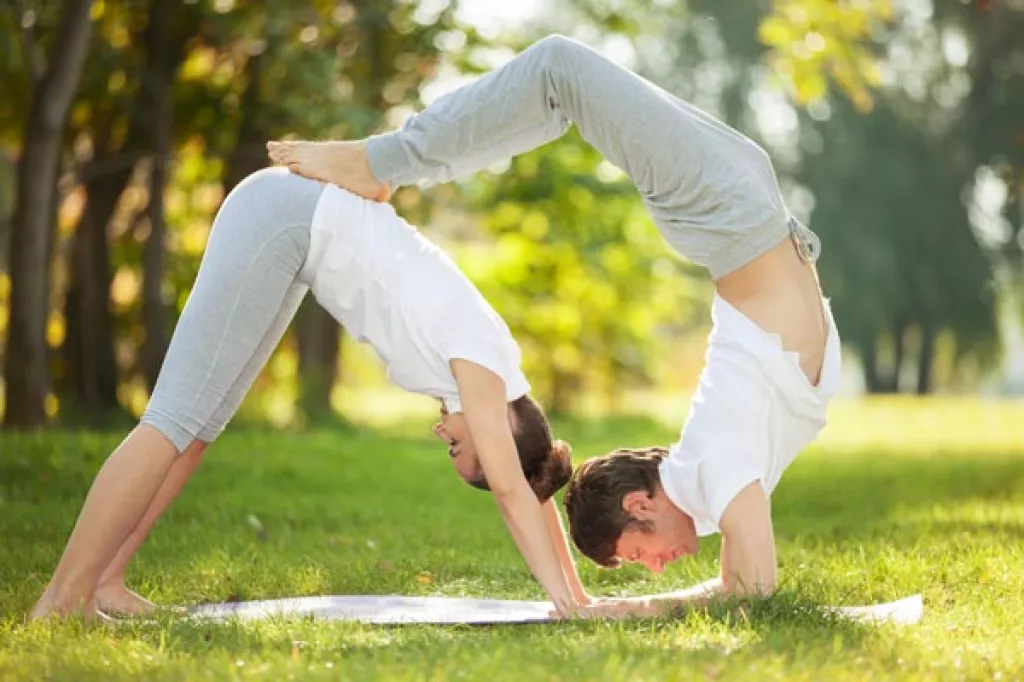 7 Amazing Reasons Why Partner Yoga Is Great For Your Relationship