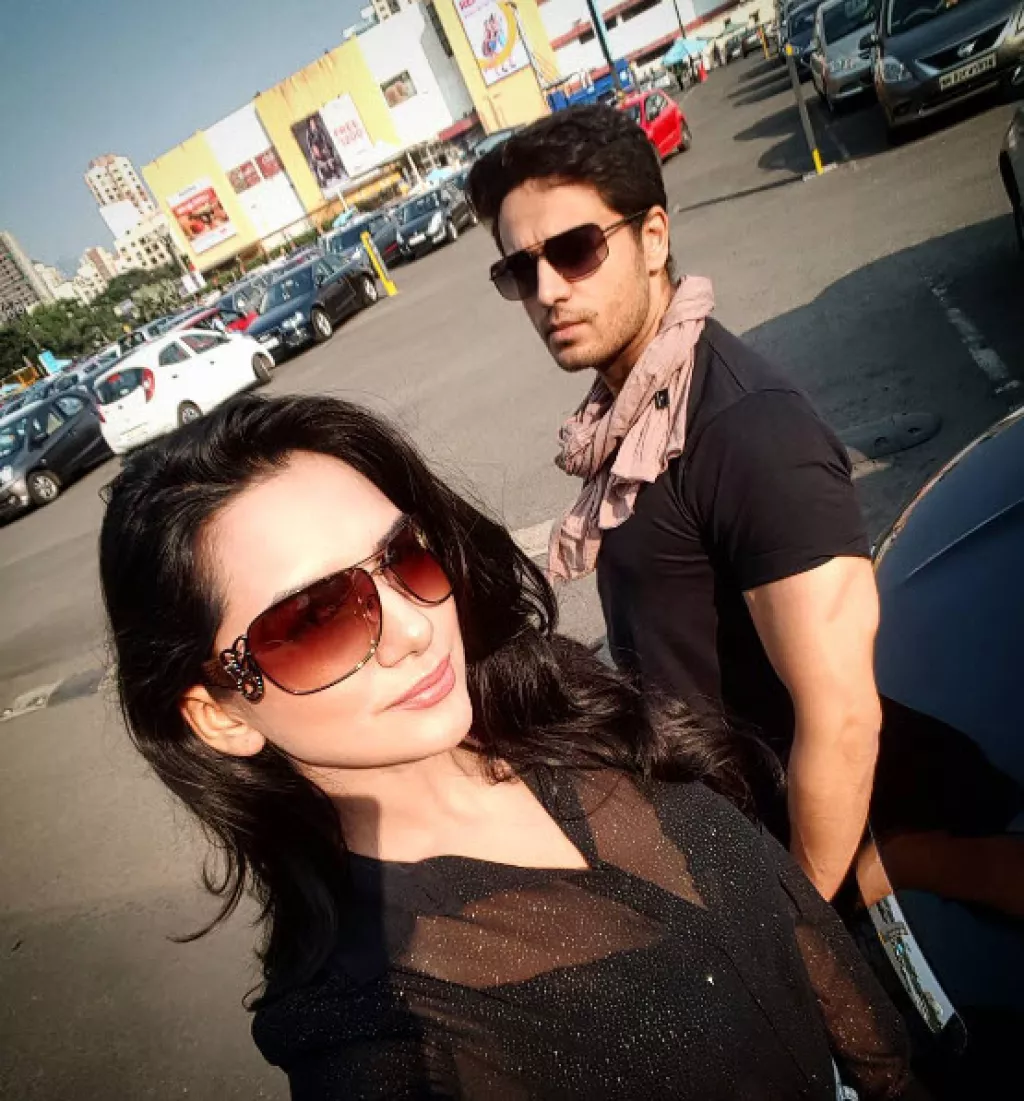 Exclusive Pictures And Videos From Gaurav Khanna And Akansha Chamola's