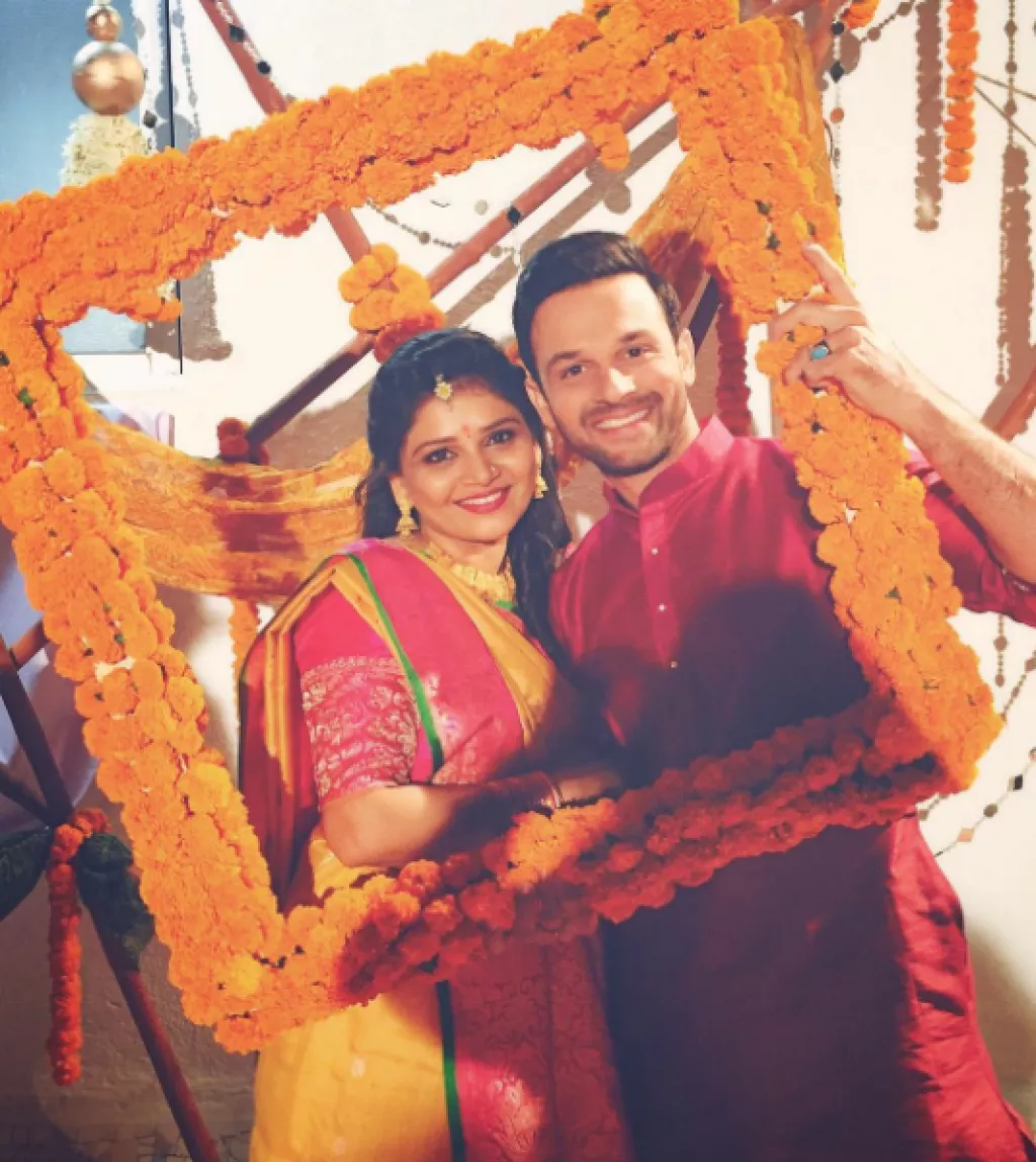 'Satrangi Sasural' Actors Ravish Desai And Mugdha Chaphekar Tie The Knot