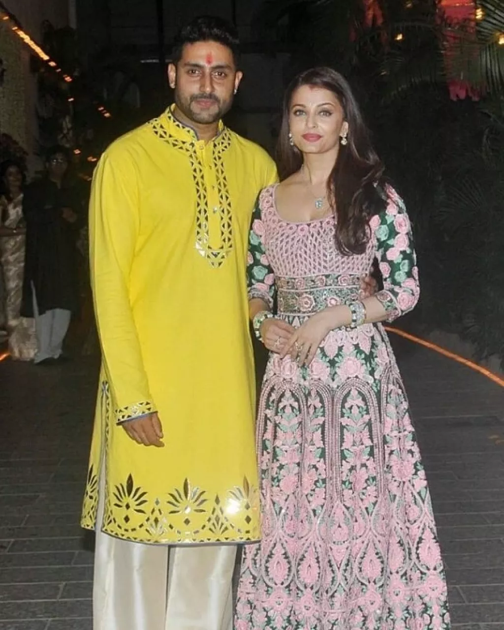 This Is How Abhishek And Aishwarya Celebrated Their 10th Wedding