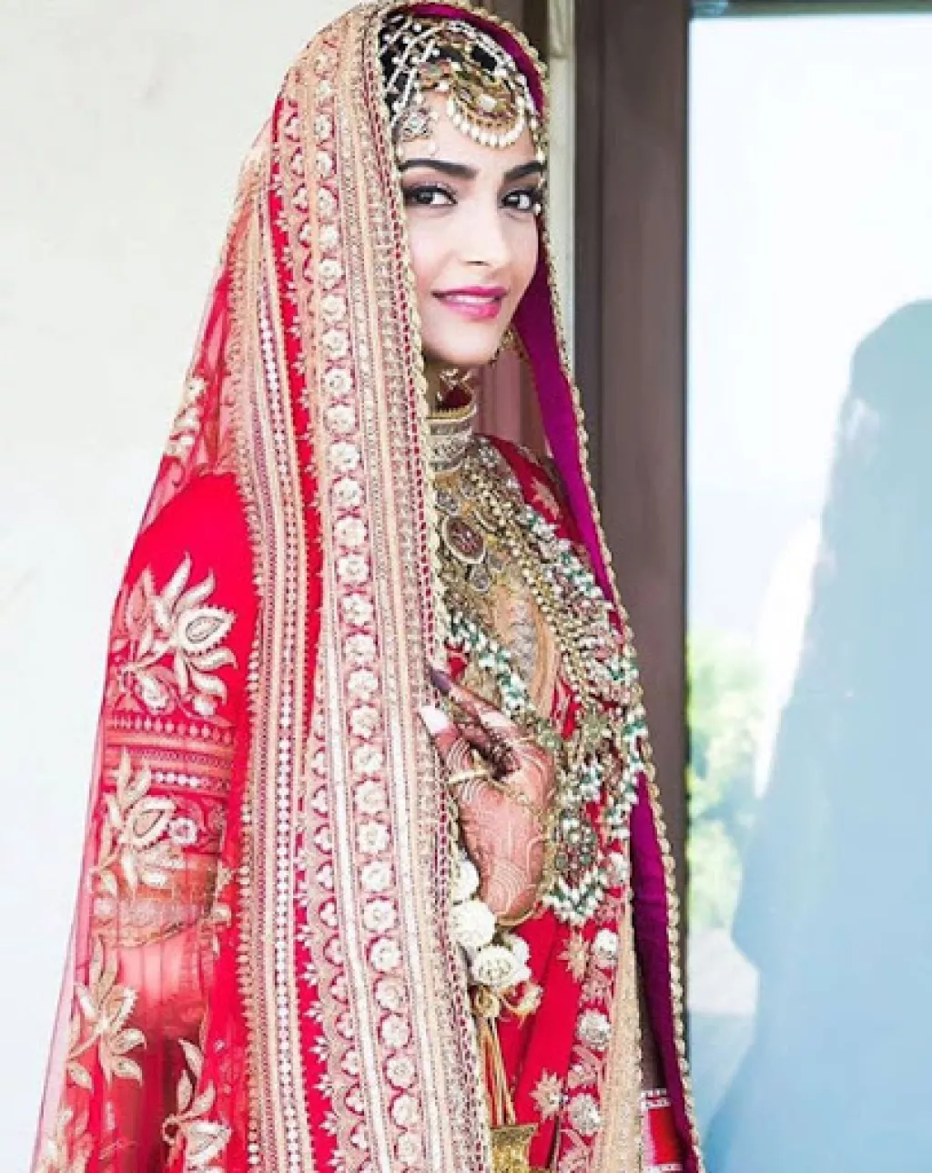 Sonam Kapoor And Her 'Team Bride' Is All Set For 'Anand Karaj', Looking ...