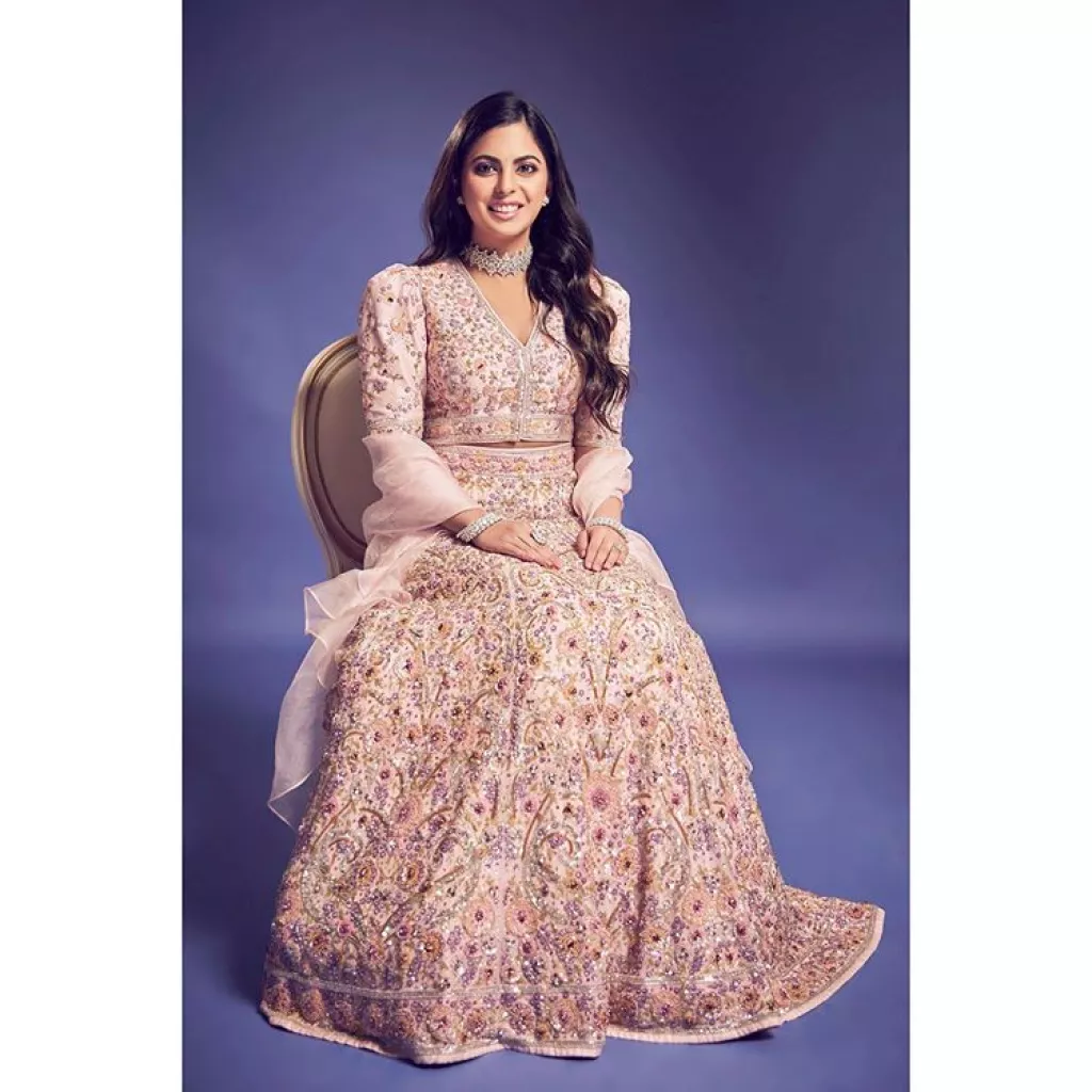 Isha Ambani Piramal Makes Heads Turn In A Heavily-Embroidered Lehenga ...