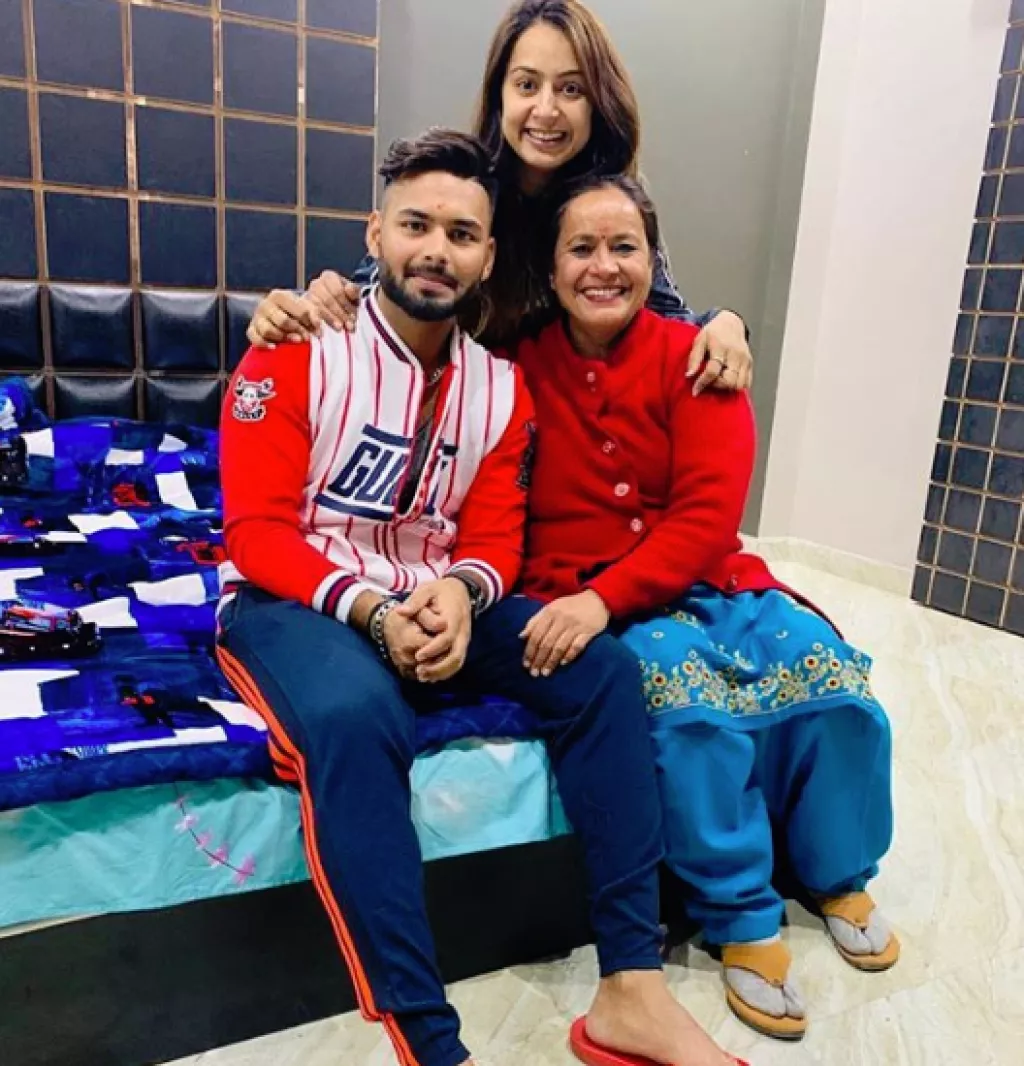 Rishabh Pant Introduces His Girlfriend Isha Negi To The World With A ...