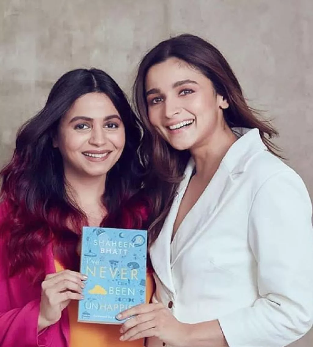 Alia Bhatt Breaks Down At An Event Talking About Her Sister, Shaheen ...