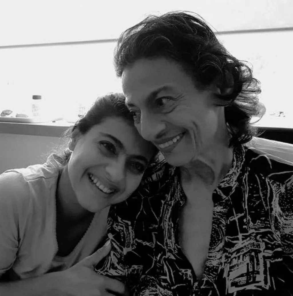 Kajol Shares A Heartwarming Picture With Ailing Mom, Tanuja, Thanks All ...