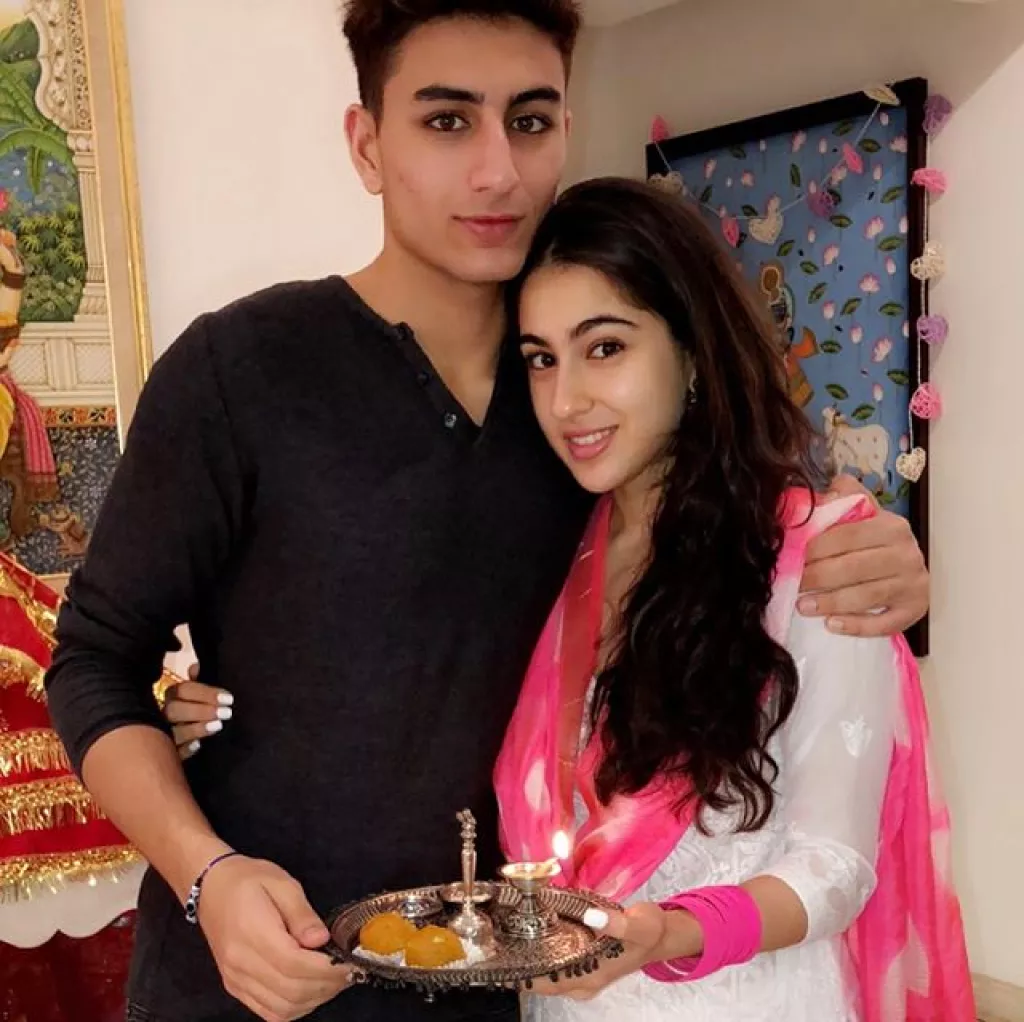 Sara Ali Khan And Ibrahim Ali Khan Twin In Black On Their London Night