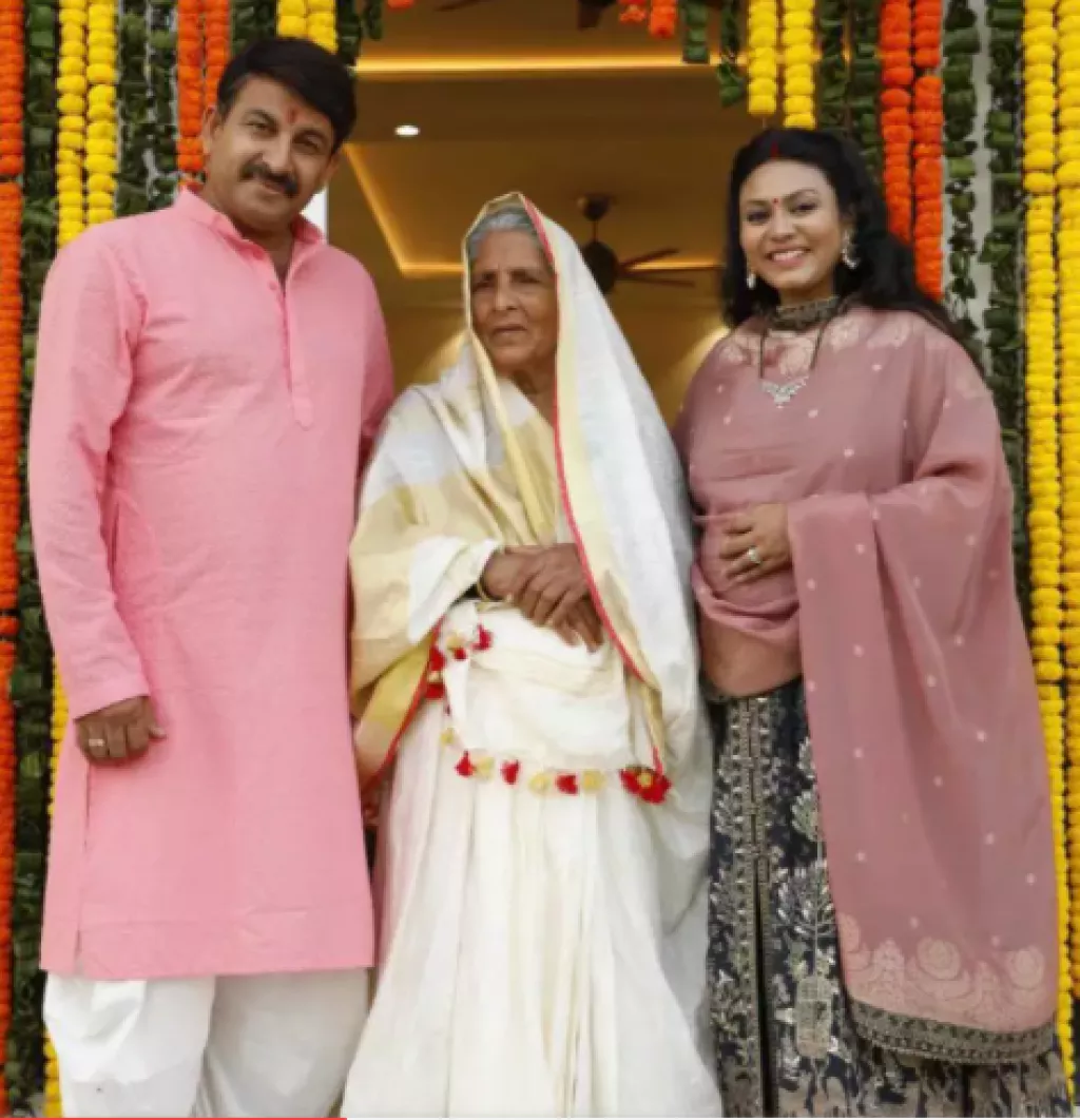 Manoj Tiwari Reveals How His Elder Daughter Asked Him To Marry Again ...