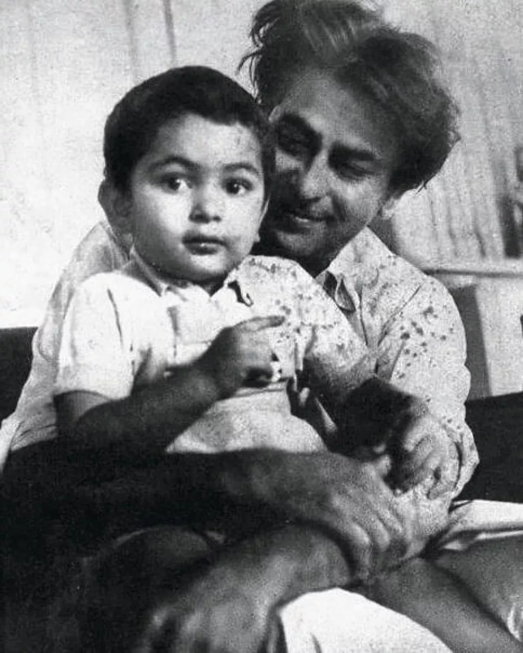 Rare And Unseen Pictures Of Rishi Kapoor: A Throwback To His Childhood ...