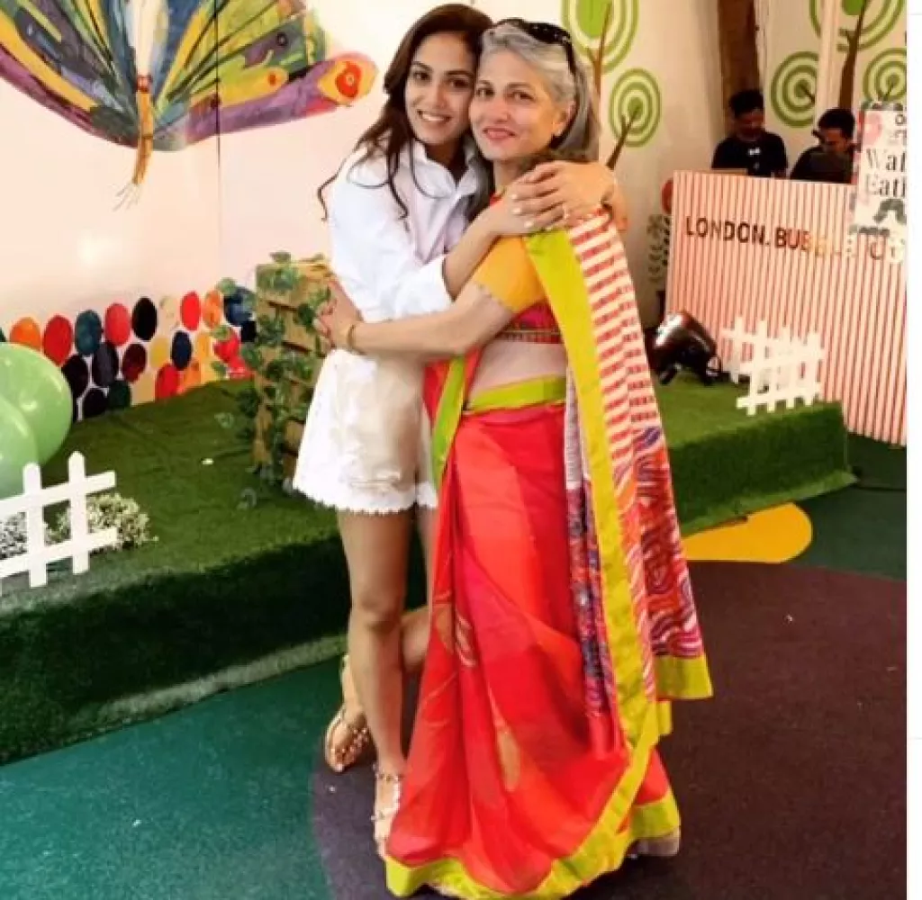 Mira Rajput Kapoor Shares A 'No Filter' Selfie With Her Mother, Bela ...