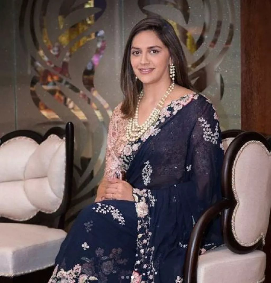 Esha Deol Went Down The Memory Lane To Celebrate Baby Sister, Ahana ...