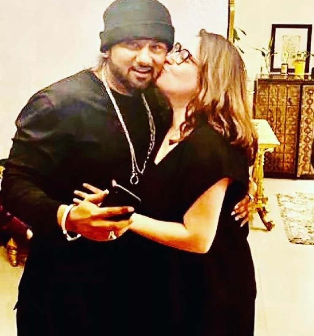 Yo Yo Honey Singh Shares Cute Picture With Wife, Shalini Singh On Her