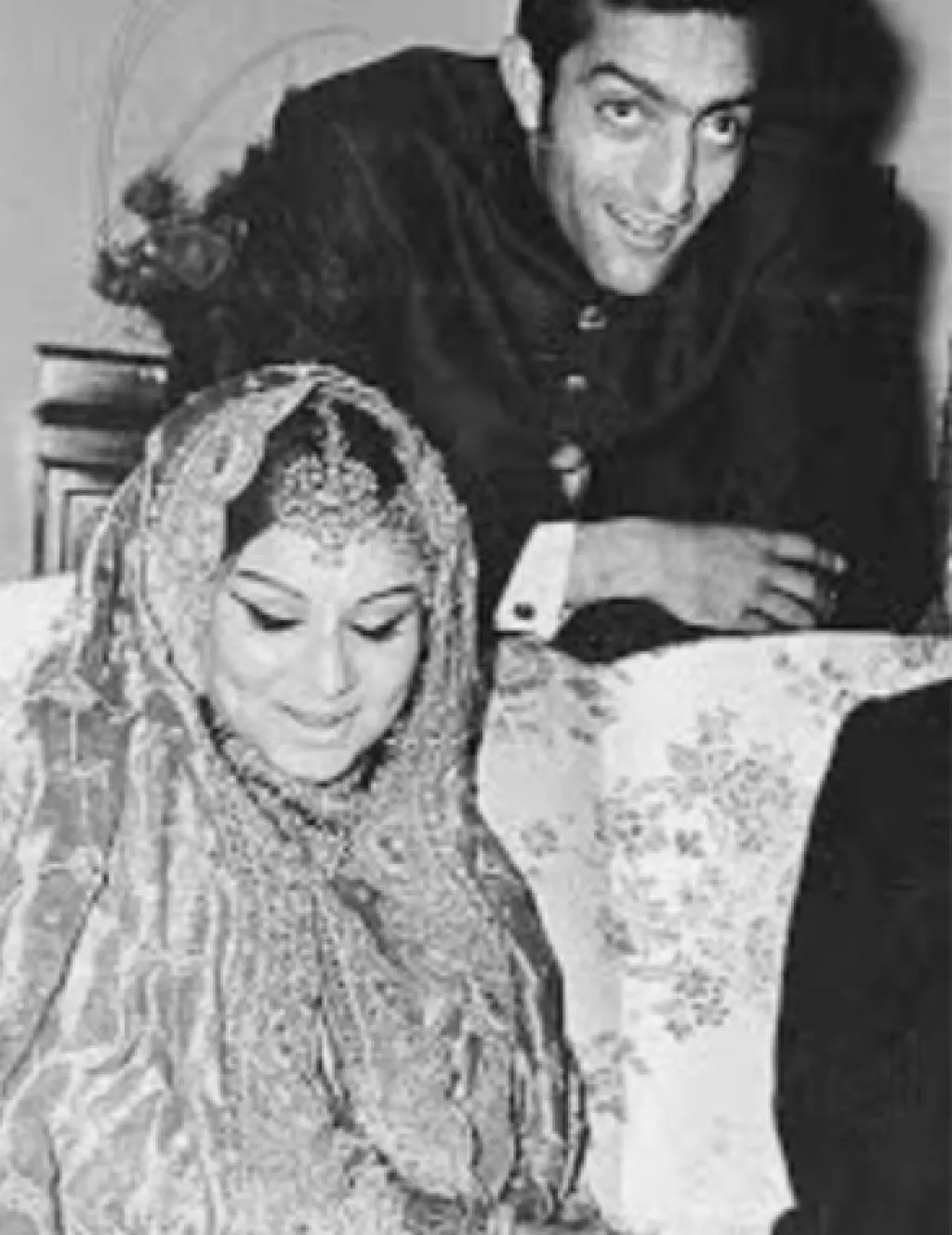 Sharmila Tagore Blushes In The Wedding Picture With Mansoor Ali Khan ...