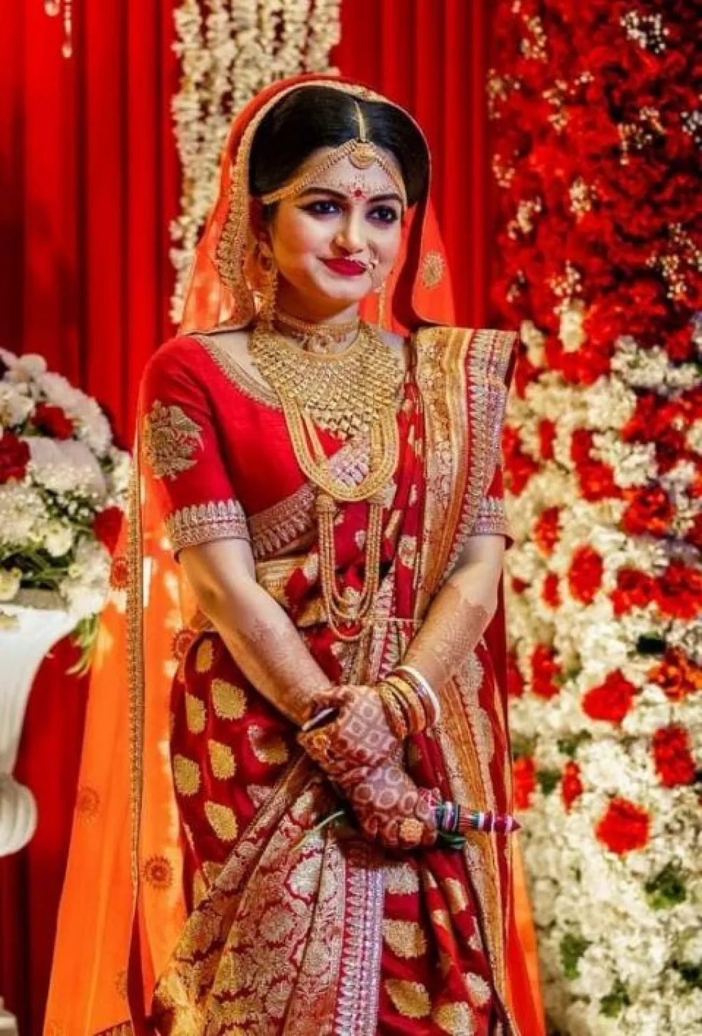 Bengali Brides Who Dazzled In Sabyasachi Mukherjee's Traditional ...