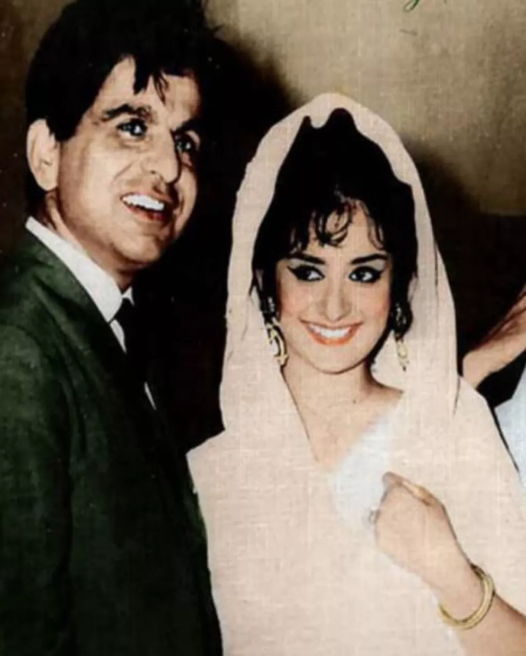 Dilip Kumar And Saira Banu's Love Story, Age Gap Of 22 Years, 54 Years ...