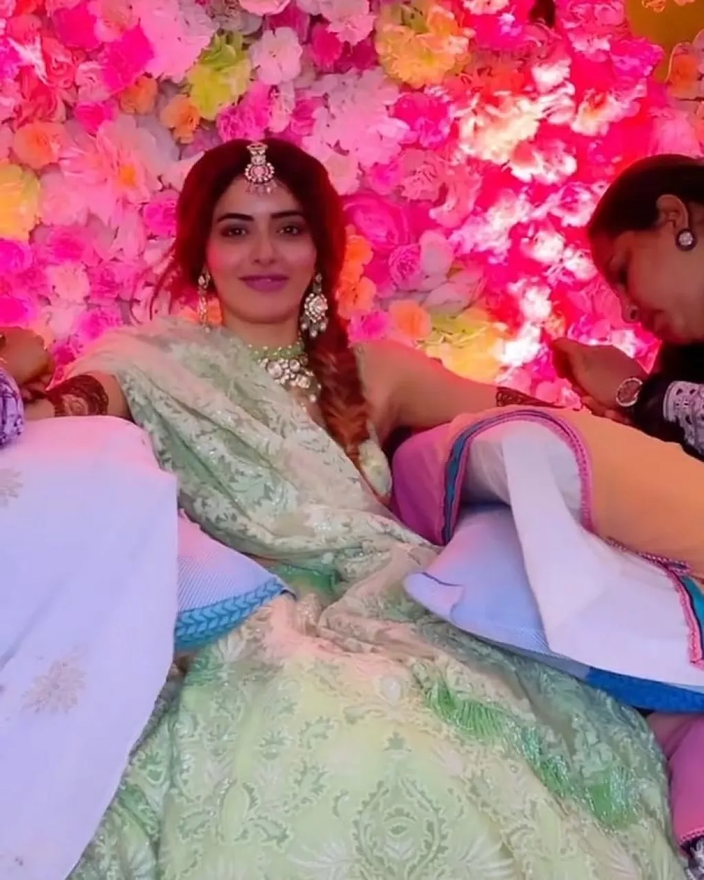 'Divya Drishti' Fame, Sana Sayyad's First Wedding Pictures, Wears ...