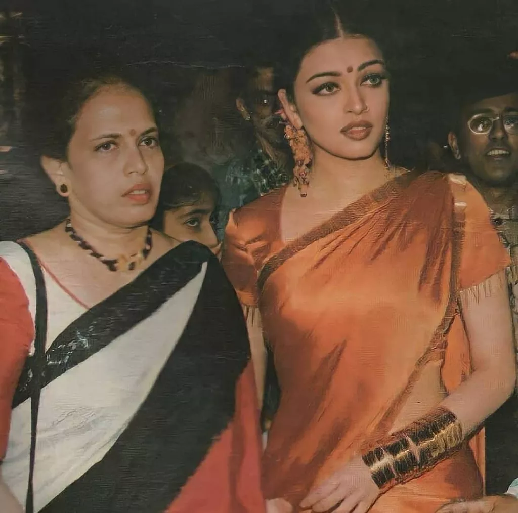 Aishwarya Rai Bachchan's Rare Picture With Her Mother, Brindya Rai From