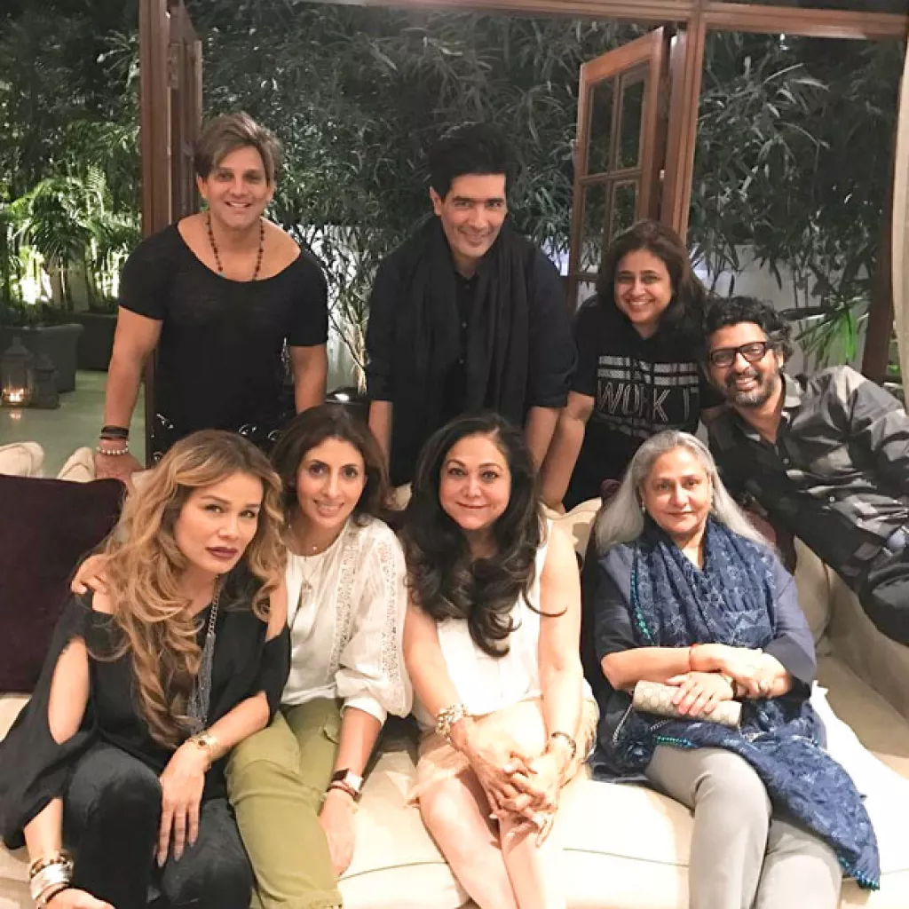 Shweta Bachchan Poses With Mom, Jaya Bachchan And Tina Ambani At Anmol ...