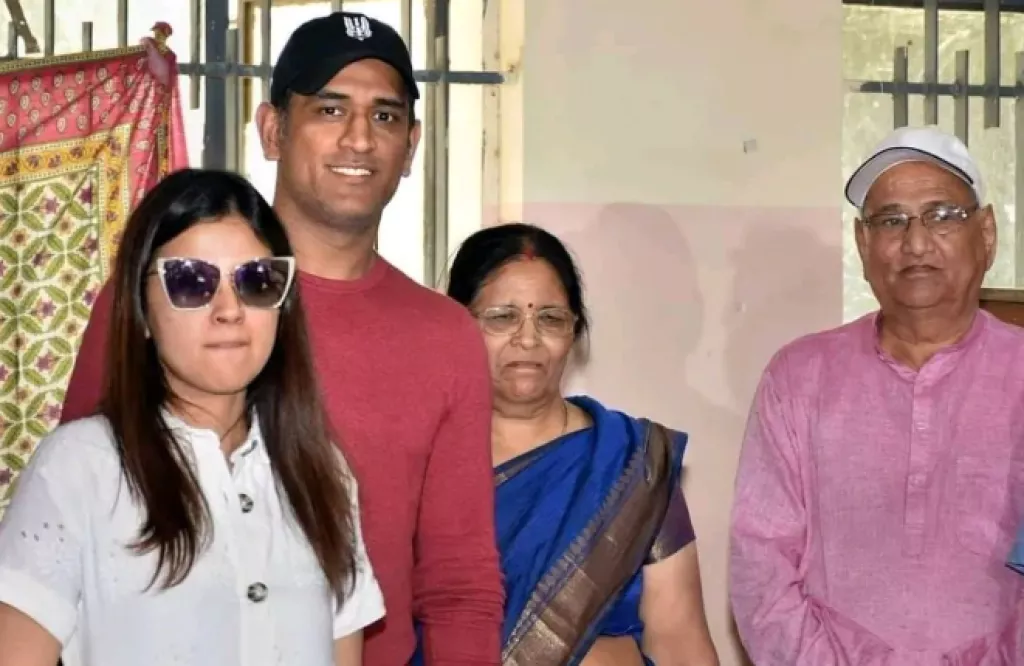 Meet Mahendra Singh Dhoni's Elder Brother, Narendra: Here's Why Captain ...