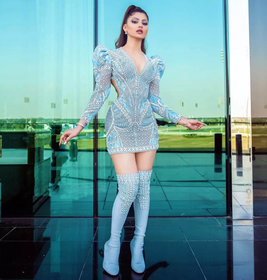 Urvashi Rautela's Fashion: From Flaunting Outfit Worth Rs. 40 Crores To ...