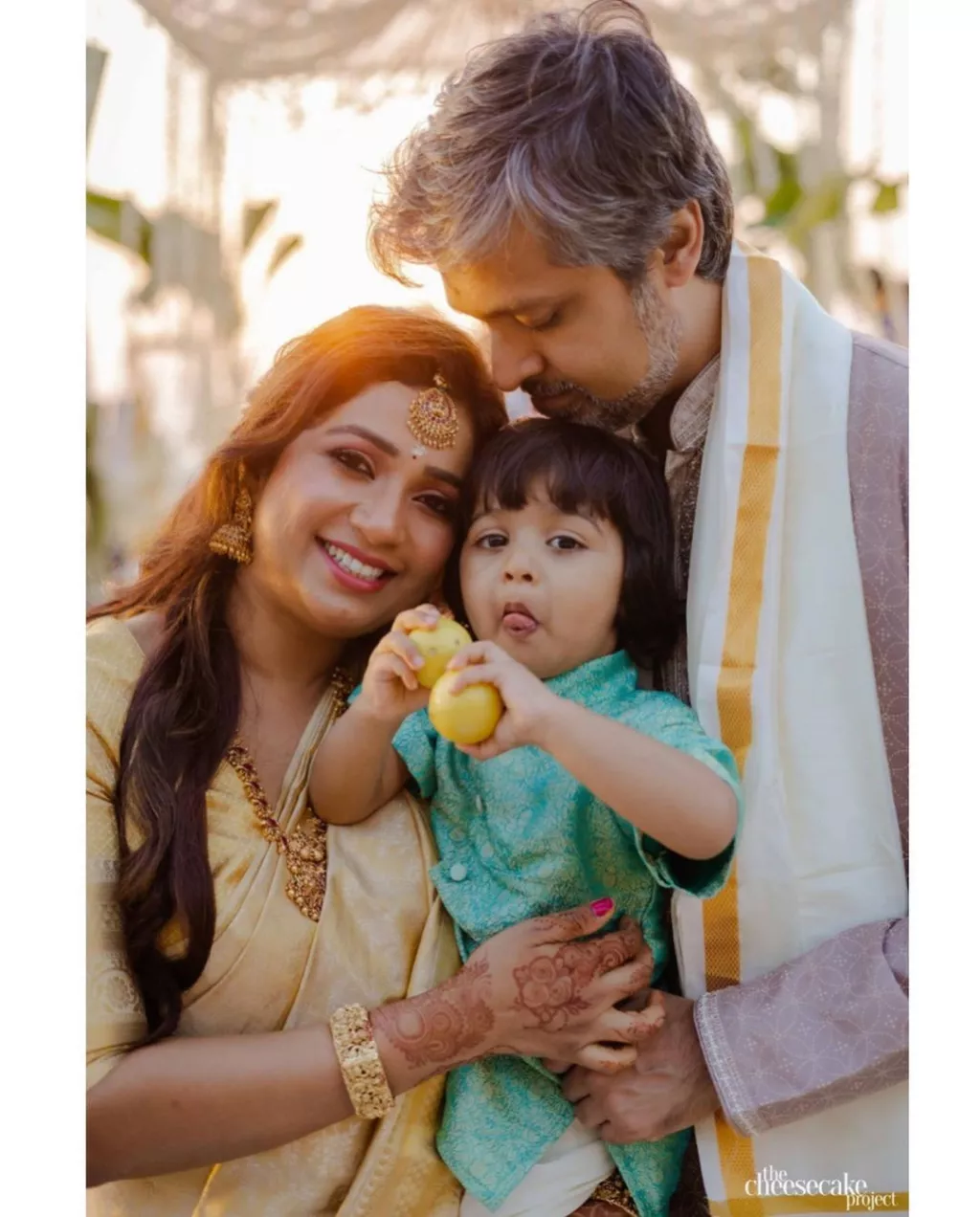 Shreya Ghoshal Shares Family Picture From Her Brother's Tamil Wedding ...