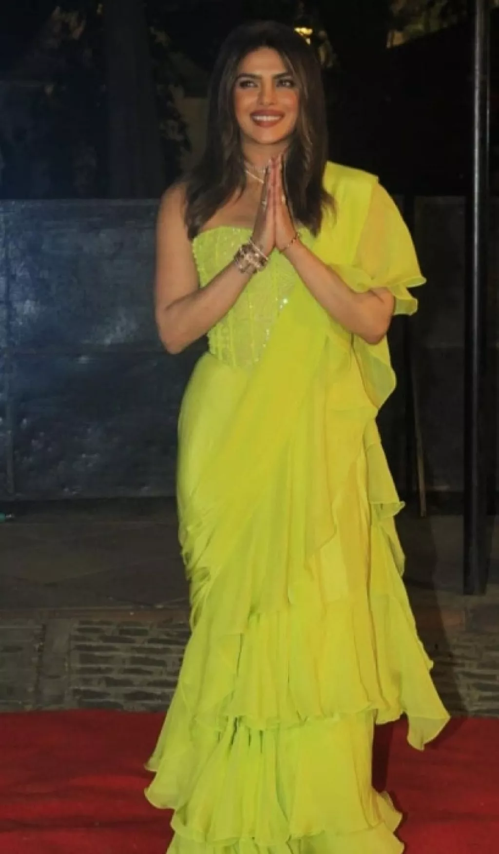 Priyanka Chopra Dons A Ruffle Saree Worth Rs. 78,700 At Parineeti ...