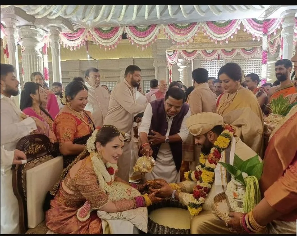 South Star, Ambareesh's Son, Abhishek Gets Hitched To Aviva, She Looks ...