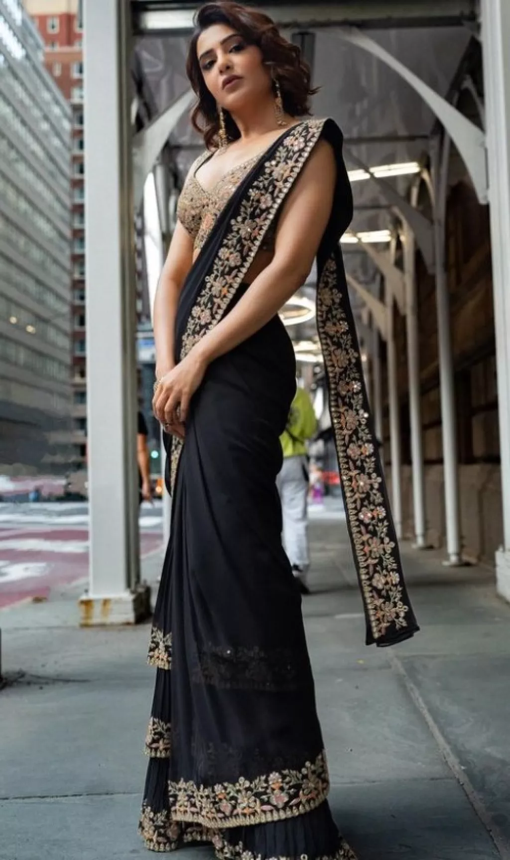 Samantha Ruth Prabhu Oozes Elegance In An Embroidered Saree From Arpita ...