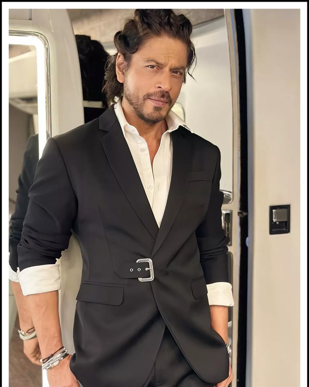 Shah Rukh Khan Styles His Hair In A Unique Way For 'Jawan' Press ...