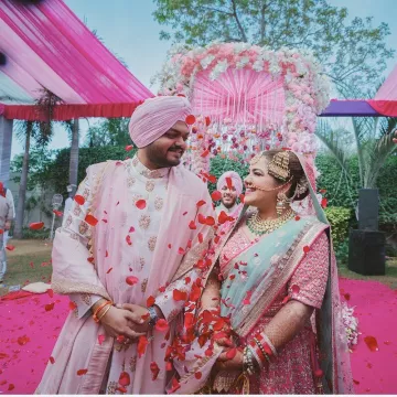 This Curvy Bride Donned A Pretty Pastel Pink Lehenga With Double ...