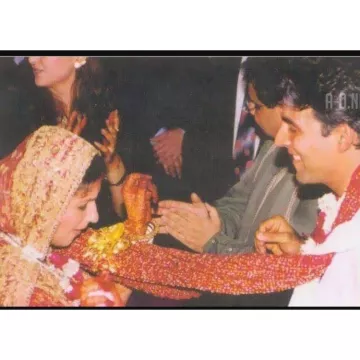 Akshay Kumar And Twinkle Khanna's Rare Wedding Pictures Take The ...