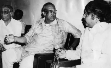 Hrishikesh Mukherjee's Interesting Facts: From Scolding Amitabh ...