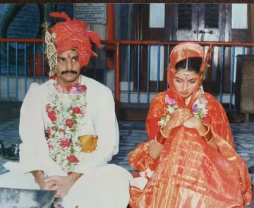 Bhagyashree Shares Unseen Wedding Picture With Himalay, Re-Lives The ...