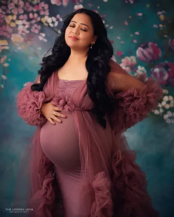 Mommy-To-Be, Bharti Singh Looks Alluring In Her Latest Maternity Shoot ...