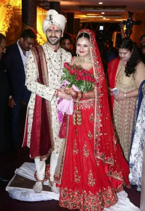 Divyanka, Vivek Are Now Married; Check Out Their Wedding Pics And Videos