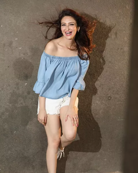 Saumya Tandon Of 'Bhabhiji Ghar Par Hai' Fame Is Pregnant, Flaunts Her ...