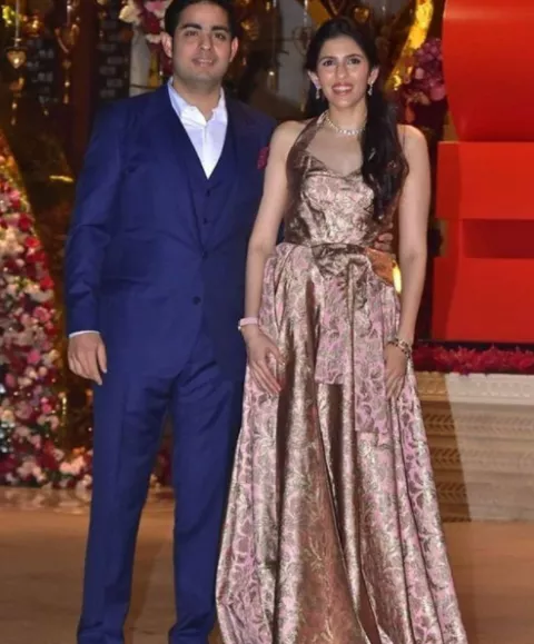 Akash Ambani and Shloka Mehtaâ€™s Post-Engagement Party Was A Star ...