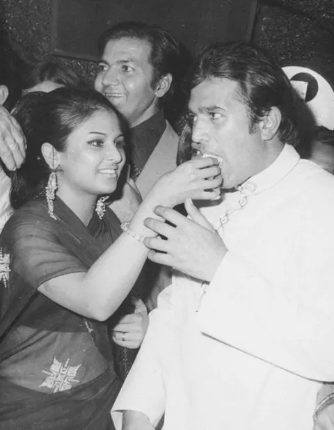 Rajesh Khanna And Anju Mahendru's Love Story: She Was Holding His Hands ...