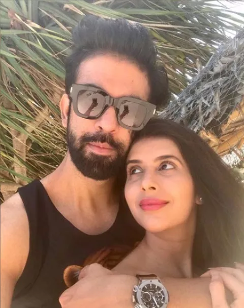 Charu Asopa Turning Makeup Artist For Rajeev Sen, On Their European