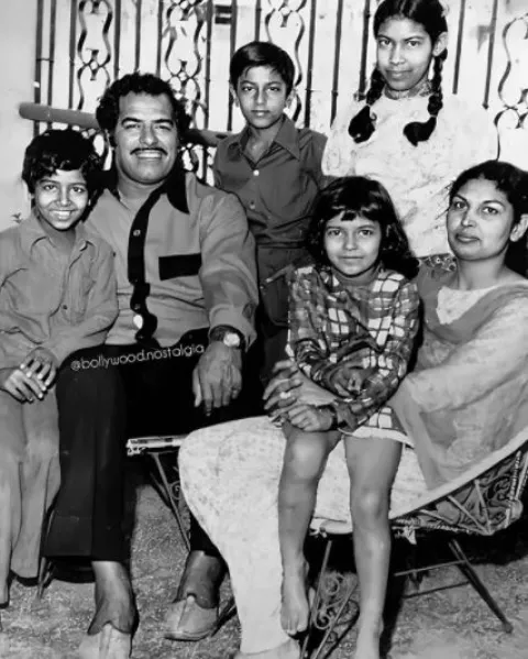 Dara Singh Randhawa And His Wife, Surjit Kaur's Photo With Their Kids ...