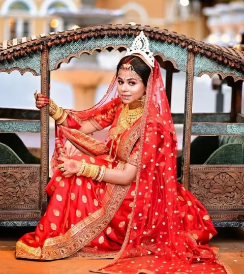 Bengali Brides Who Dazzled In Sabyasachi Mukherjee's Traditional ...