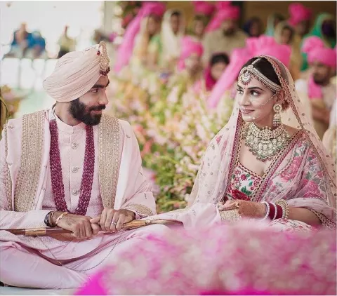 Jasprit Bumrah's Wife, Sanjana Ganeshan's Silk Floss Embroidered ...