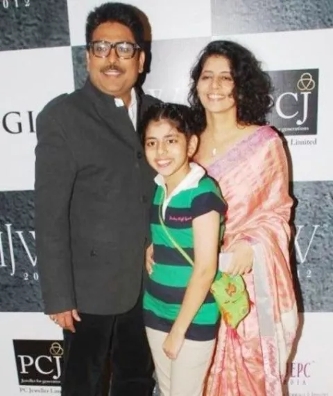 Meet 'Taarak Mehta' Aka Shailesh Lodha's Real Wife, Swati Lodha And