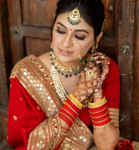 Sabyasachi Bride Created A New Trend By Opting For A Unique Red Lehenga ...