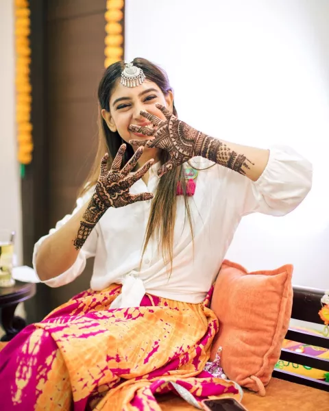 Niti Taylor Rings In Her First Anniversary With Hubby Parikshit Bawa