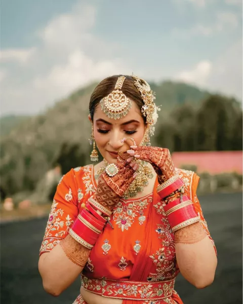 Pahadi Bride Wore Gorgeous Orange And Pink-Hued Lehenga With ...